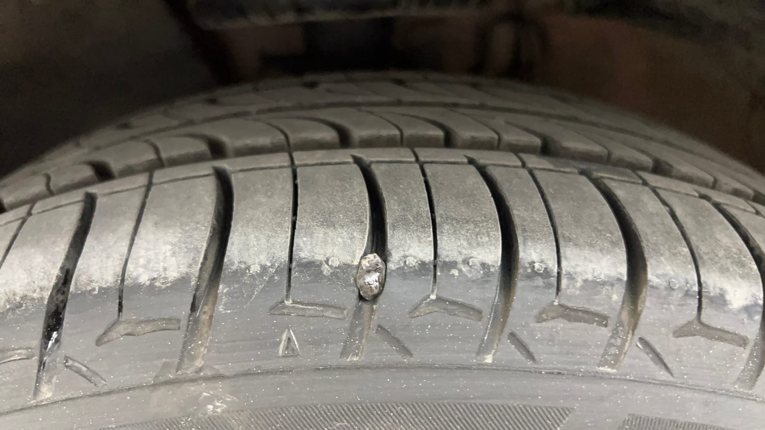 Used 2020 Volkswagen Vento Highline Plus 1.0L TSI Petrol Manual tyres LEFT FRONT TYRE TREAD VIEW