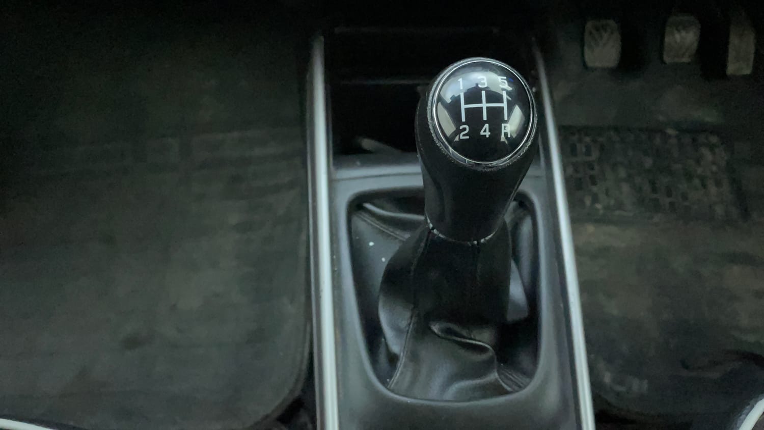 Used 2020 Maruti Suzuki Baleno Zeta Petrol Manual interior GEAR  KNOB VIEW