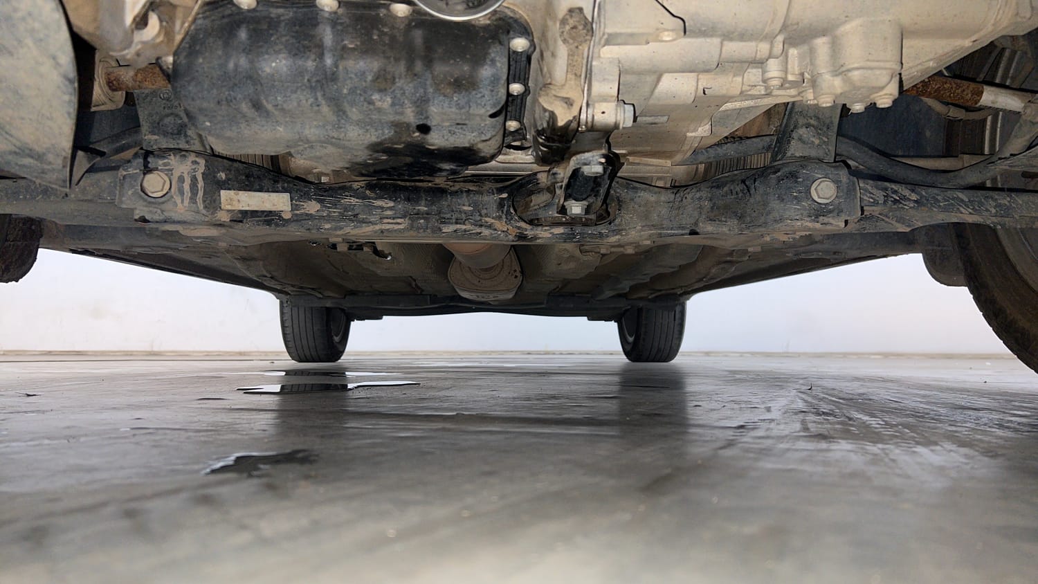 Used 2024 Volkswagen Taigun Highline 1.0 TSI MT Petrol Manual extra FRONT LEFT UNDERBODY VIEW