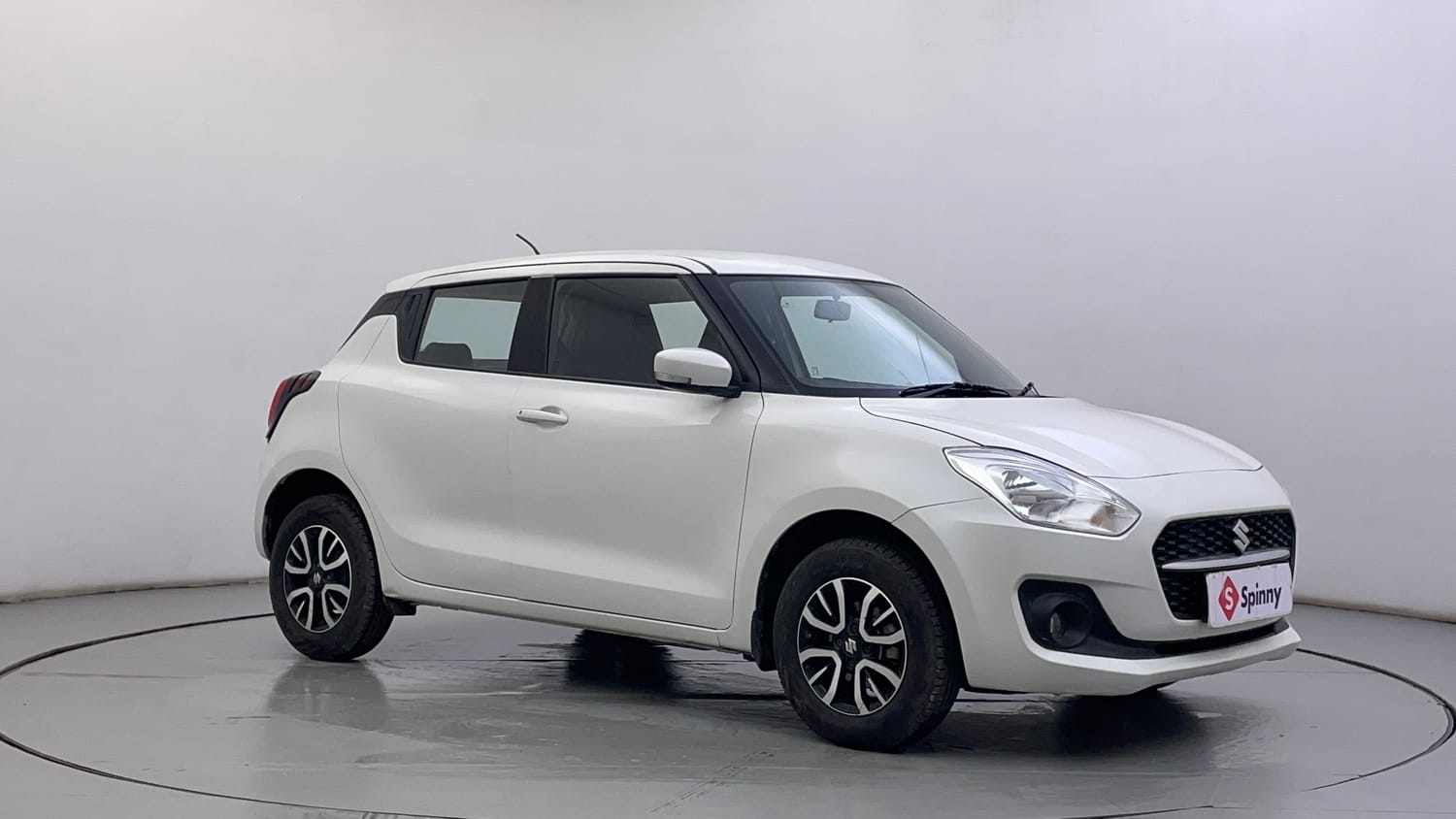 Used 2022 Maruti Suzuki Swift VXi Petrol Manual exterior RIGHT FRONT CORNER VIEW