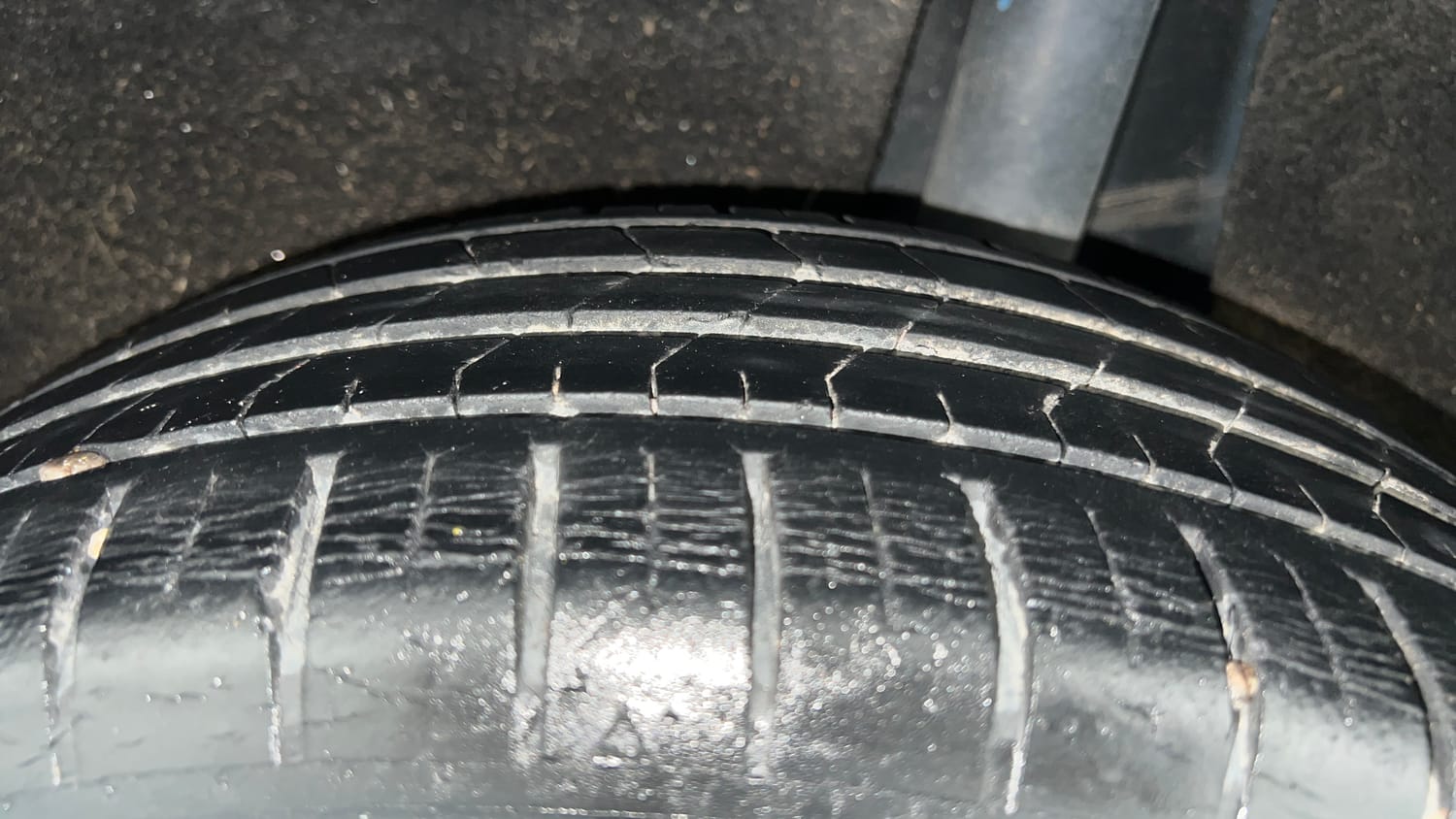 Used 2017 Maruti Suzuki Baleno Alpha 1.2 Petrol Manual tyres LEFT REAR TYRE TREAD VIEW