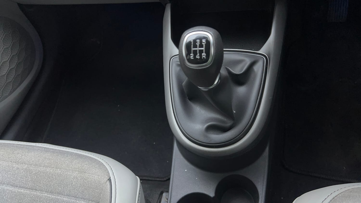 Used 2024 Hyundai Grand i10 Nios Sportz 1.2 Kappa VTVT Petrol Manual interior GEAR  KNOB VIEW