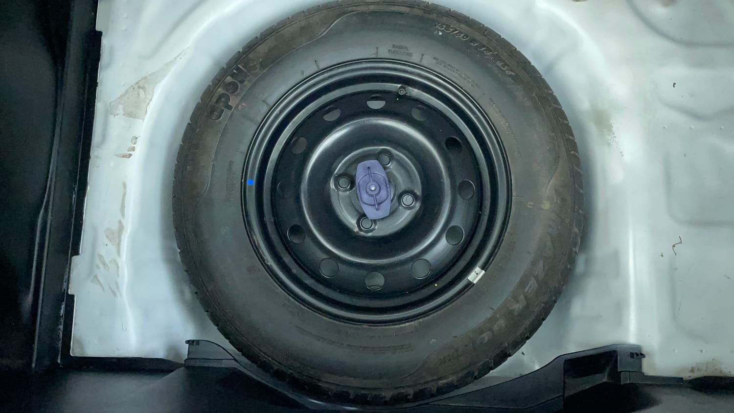 Used 2022 Maruti Suzuki Swift VXi Petrol Manual tyres SPARE TYRE VIEW