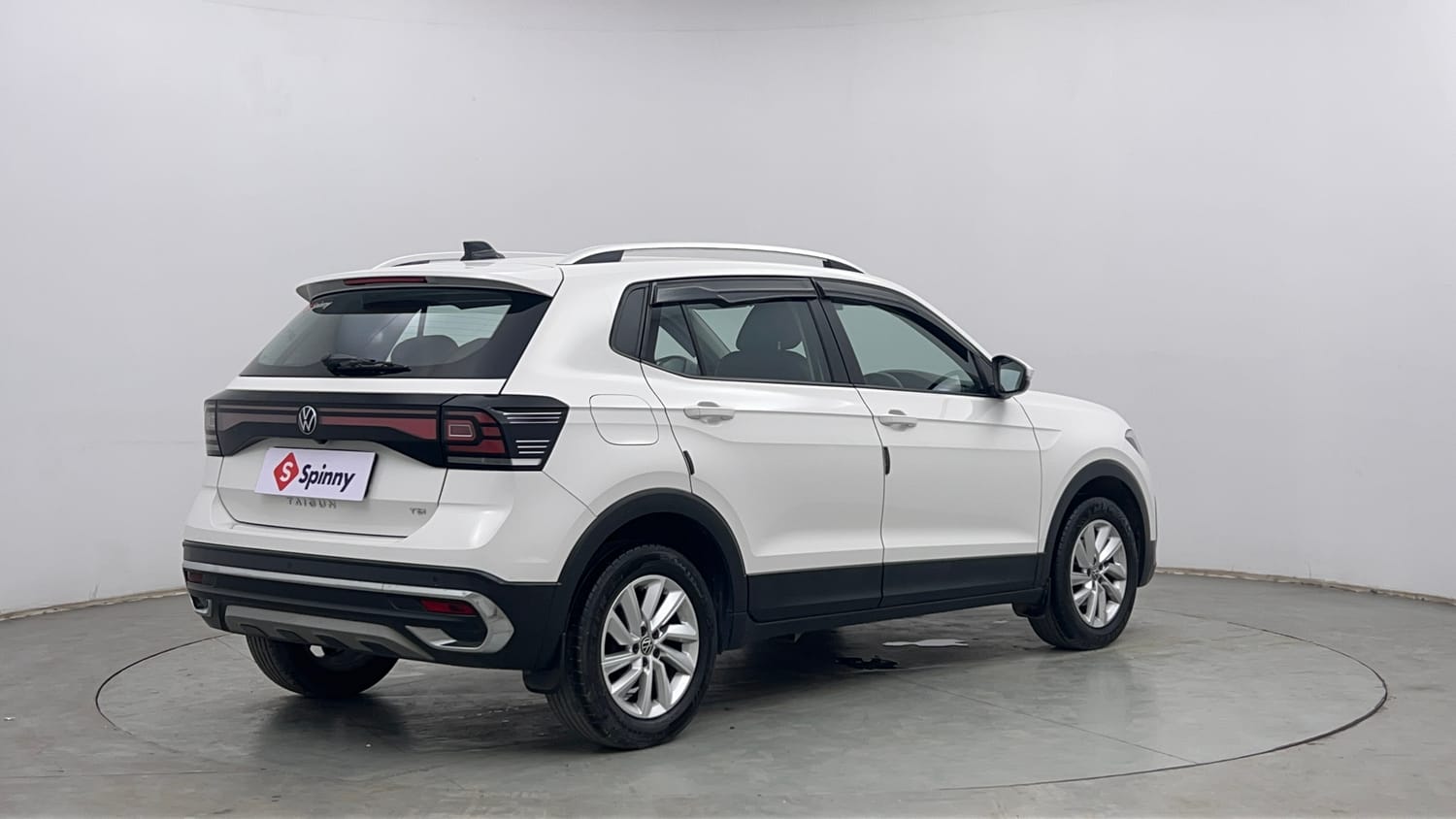 Used 2024 Volkswagen Taigun Highline 1.0 TSI MT Petrol Manual exterior RIGHT REAR CORNER VIEW