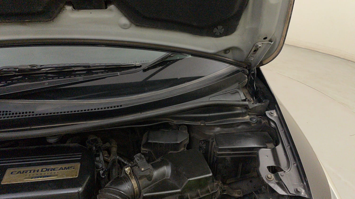 Used 2016 Honda Jazz VX Diesel Diesel Manual engine ENGINE LEFT SIDE HINGE & APRON VIEW