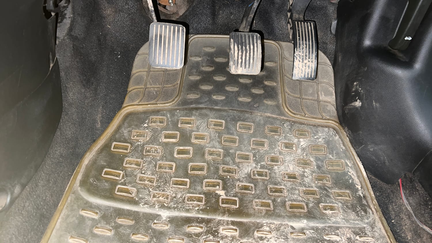 Used 2015 Hyundai Grand i10 Sportz 1.2 Kappa VTVT Petrol Manual interior PEDALS VIEW