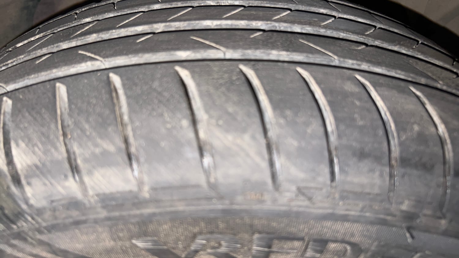Used 2019 Ford Freestyle Titanium Plus 1.2 Ti-VCT Petrol Manual tyres RIGHT FRONT TYRE TREAD VIEW