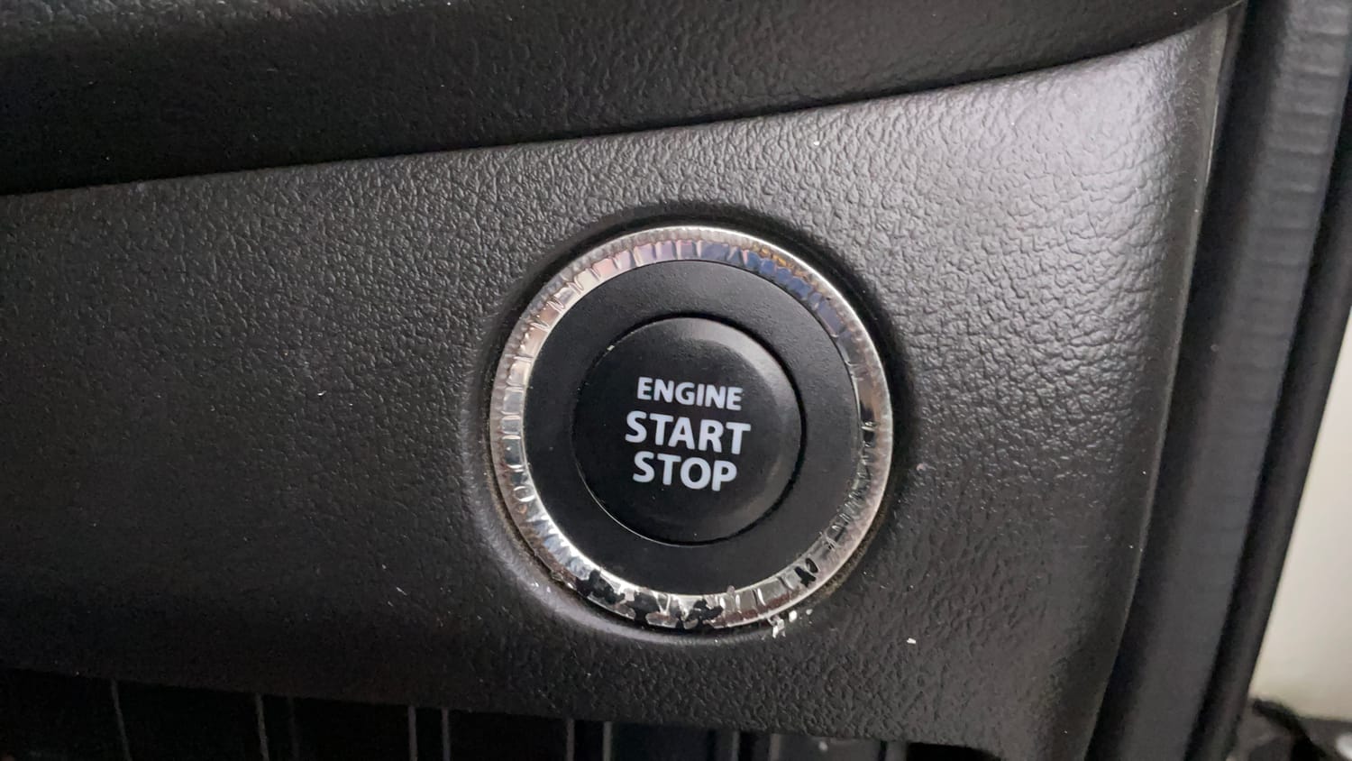Used 2020 Maruti Suzuki Baleno Zeta Petrol Manual top_features Keyless start