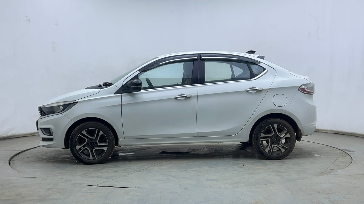 Used 2020 Tata Tigor XZ Plus Petrol Manual exterior LEFT SIDE VIEW