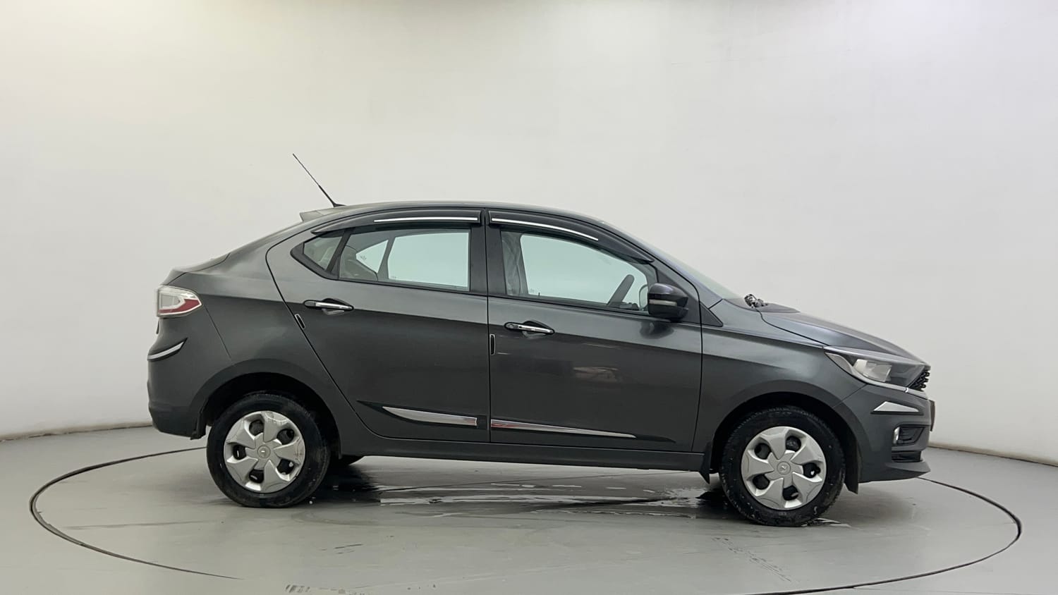 Used 2022 Tata Tigor XZ CNG Cng Manual exterior RIGHT SIDE VIEW