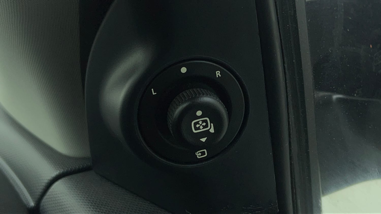 Used 2020 Tata Nexon XZA Plus (O) Dual Tone Petrol Automatic top_features Cruise control
