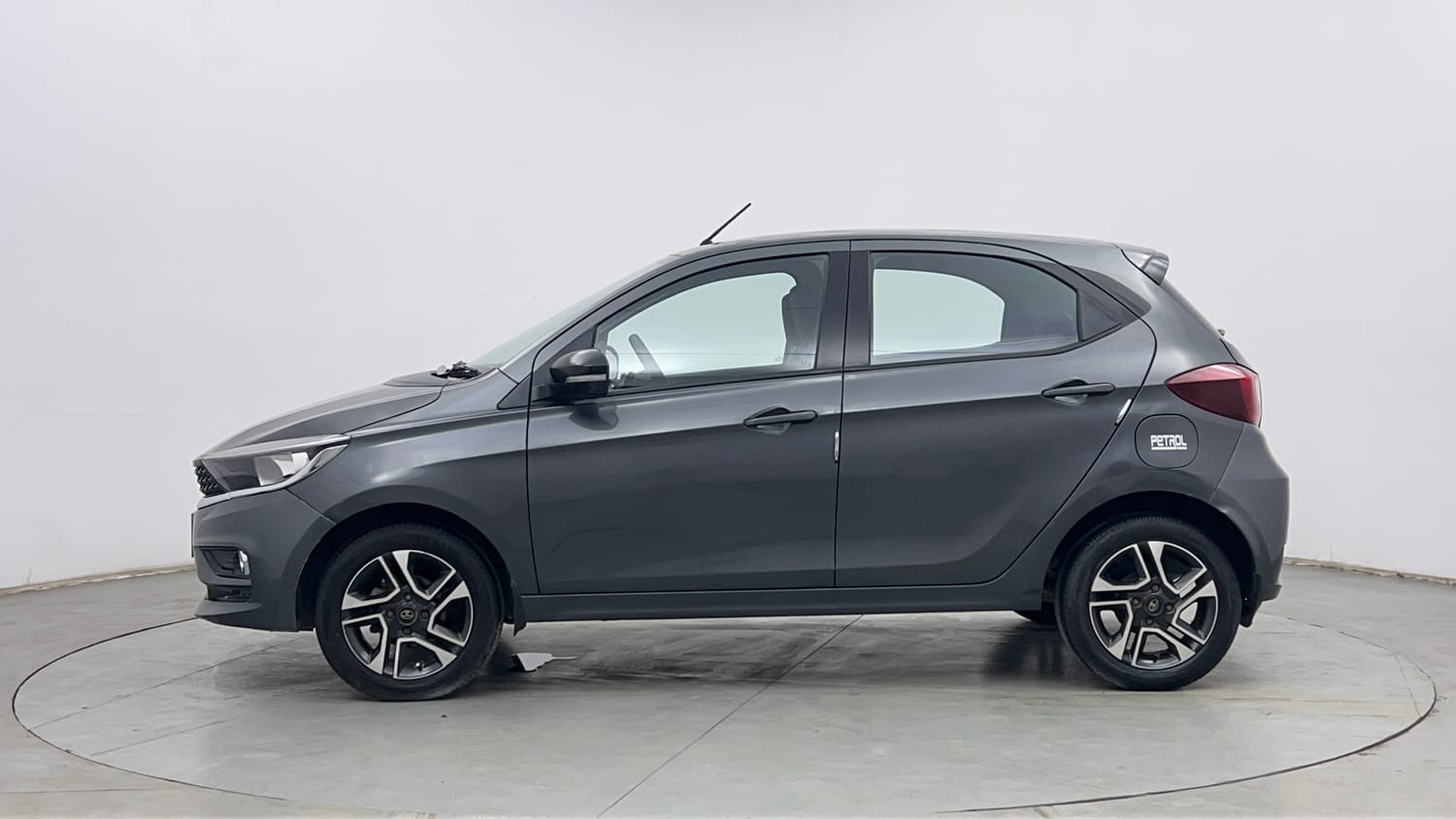 Used 2020 Tata Tiago XZ Plus Petrol Manual exterior LEFT SIDE VIEW