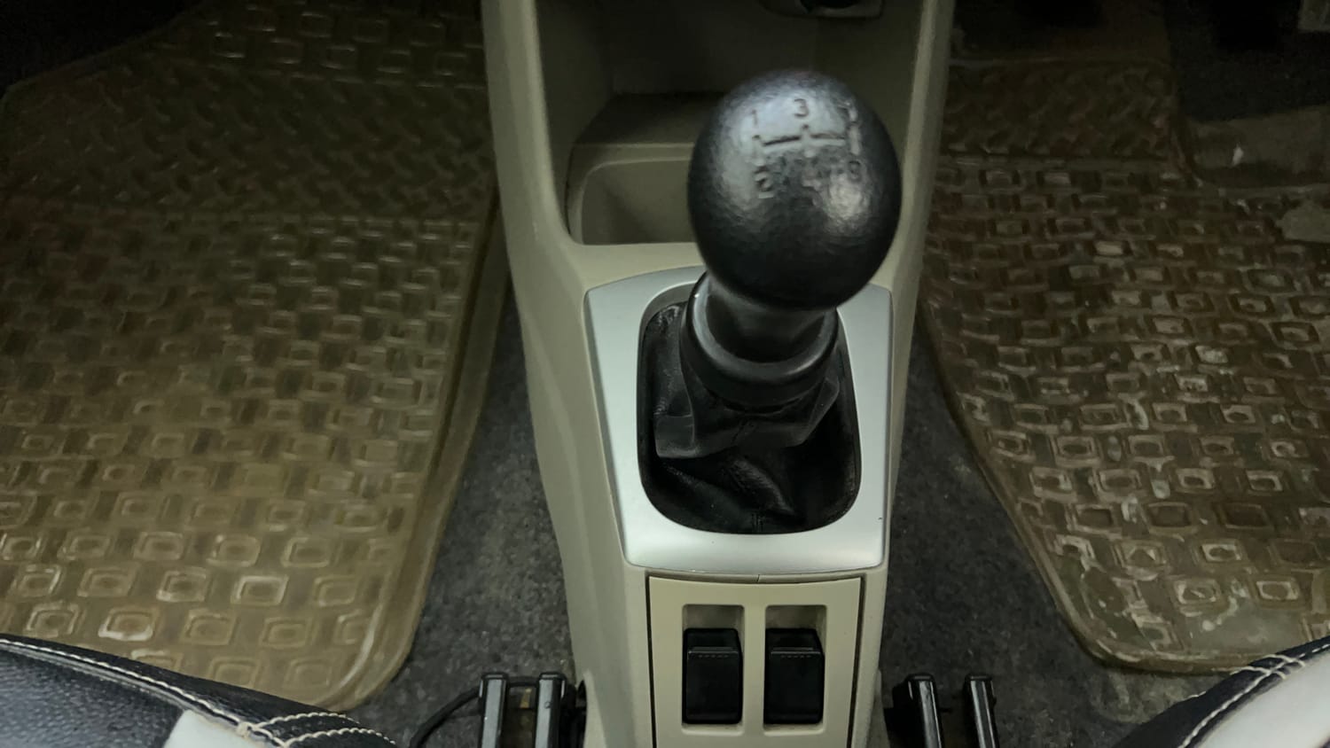 Used 2018 Maruti Suzuki Alto K10 LXi Petrol Manual interior GEAR  KNOB VIEW