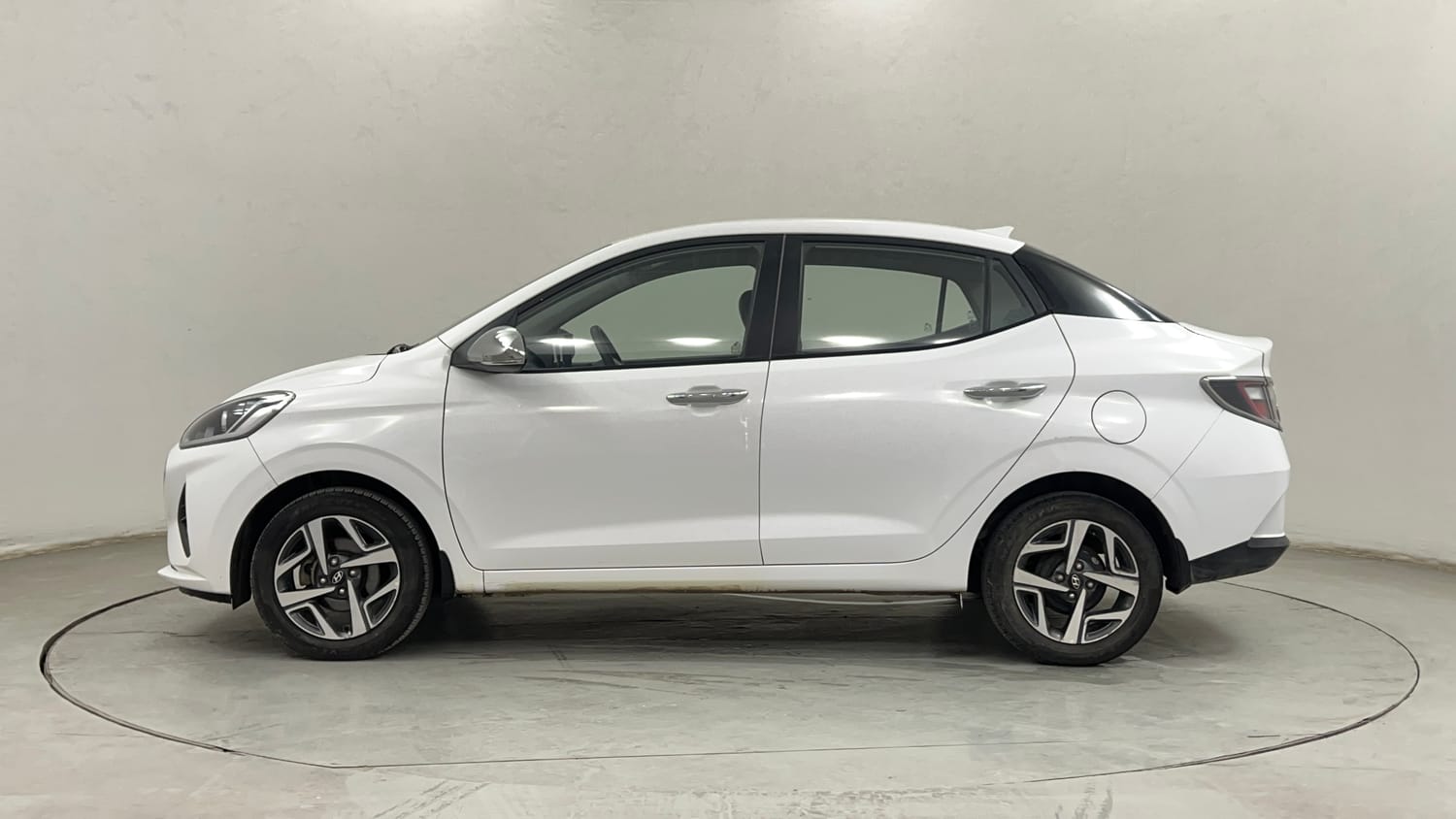 Used 2020 Hyundai Aura SX Plus 1.2 AMT Petrol Petrol Automatic exterior LEFT SIDE VIEW
