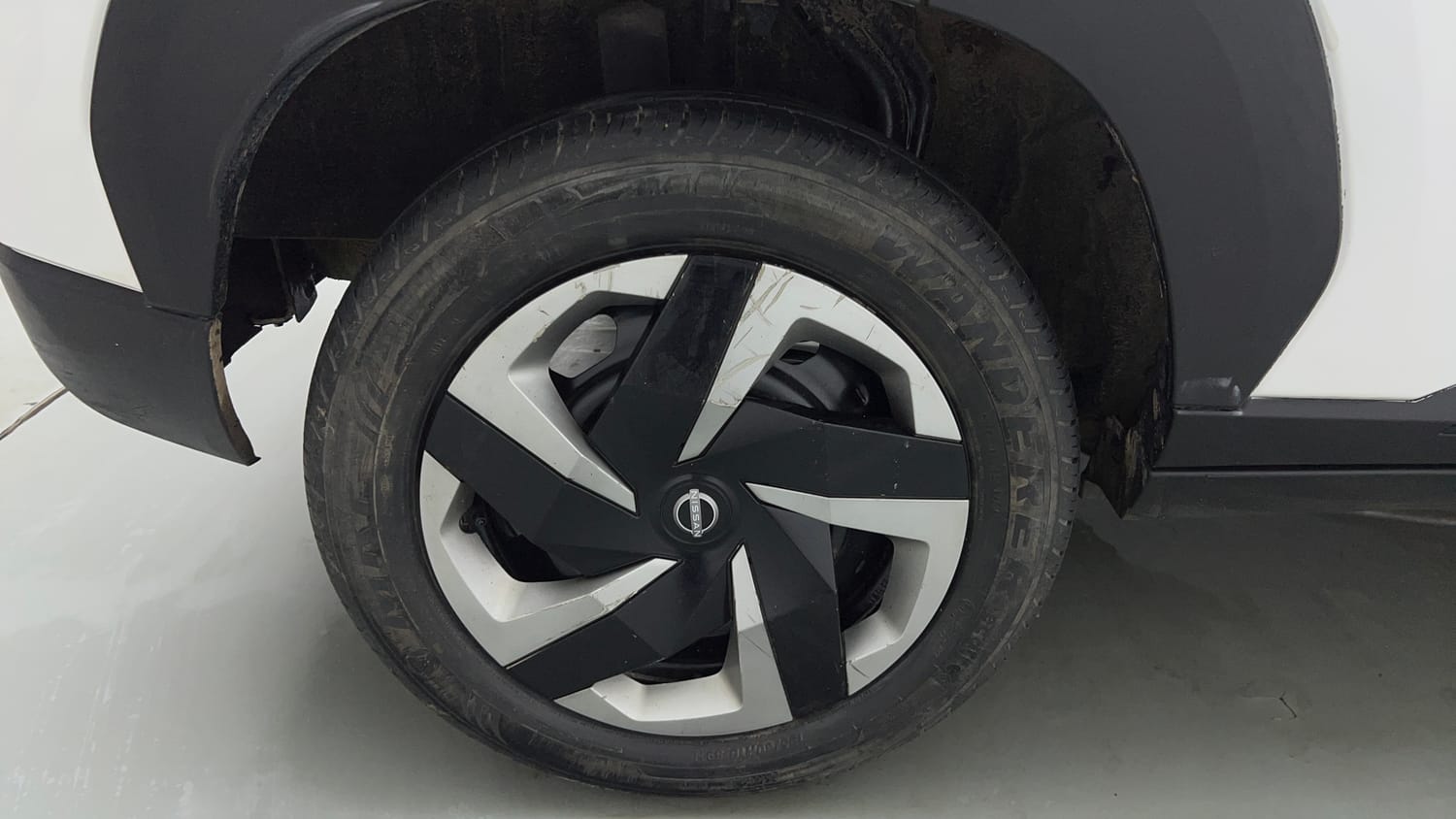 Used 2023 Nissan Magnite XL Petrol Manual tyres RIGHT REAR TYRE RIM VIEW