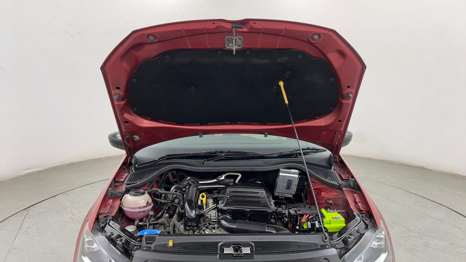 Used 2020 Volkswagen Vento Highline Plus 1.0L TSI Petrol Manual engine ENGINE & BONNET OPEN FRONT VIEW