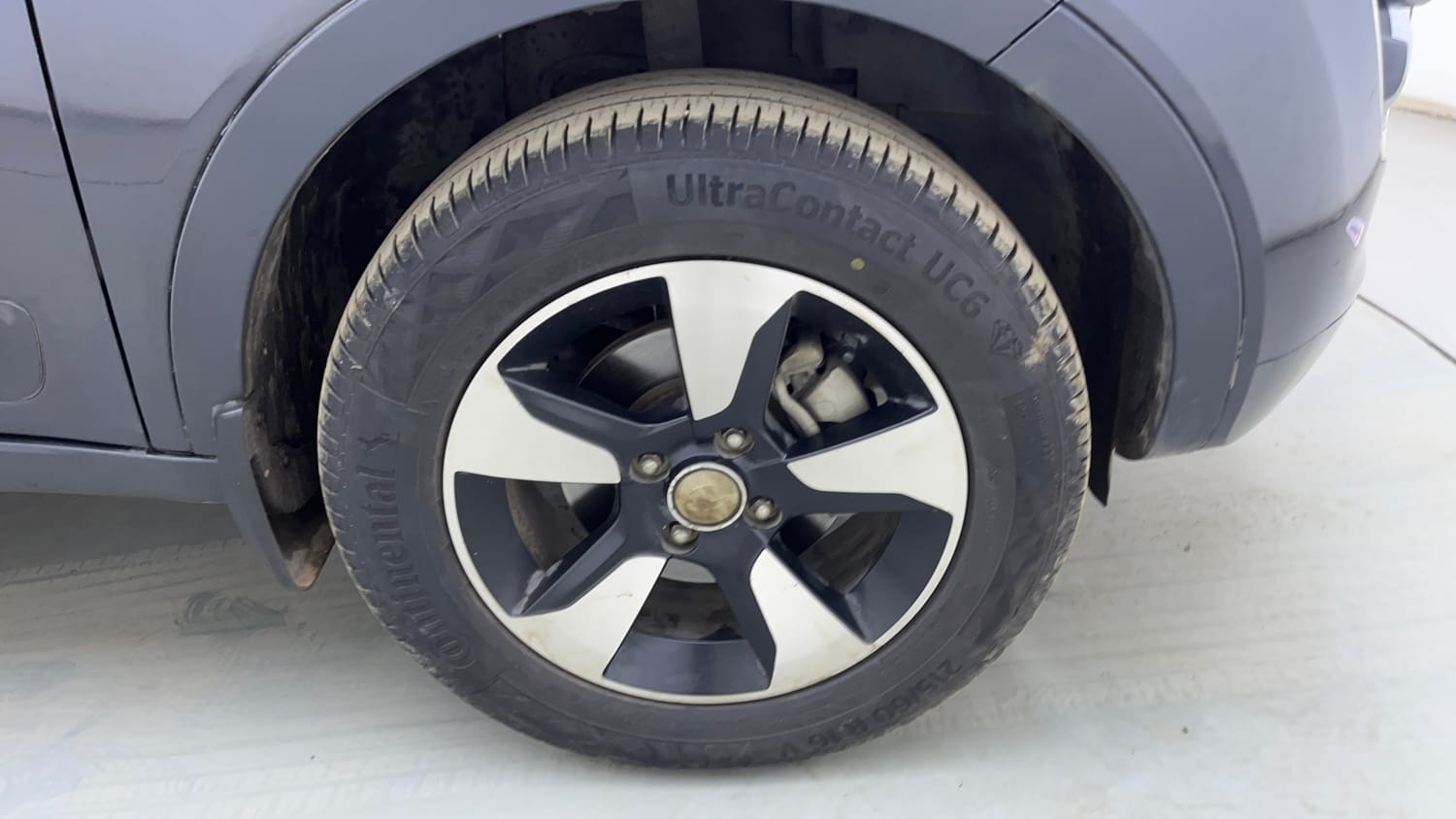 Used 2019 Tata Nexon XZA Plus Petrol Petrol Automatic tyres RIGHT FRONT TYRE RIM VIEW