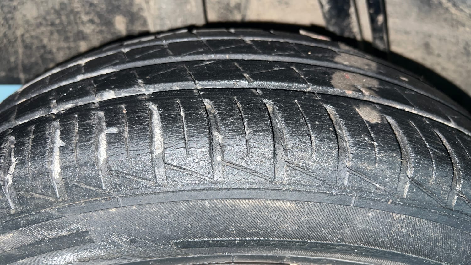 Used 2020 Renault Kwid CLIMBER 1.0 AMT Opt Petrol Automatic tyres RIGHT REAR TYRE TREAD VIEW