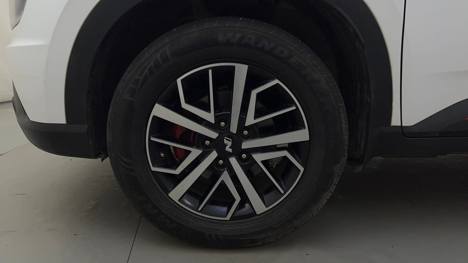 Used 2024 Hyundai Venue N-Line N8 DCT Petrol Automatic tyres LEFT FRONT TYRE RIM VIEW