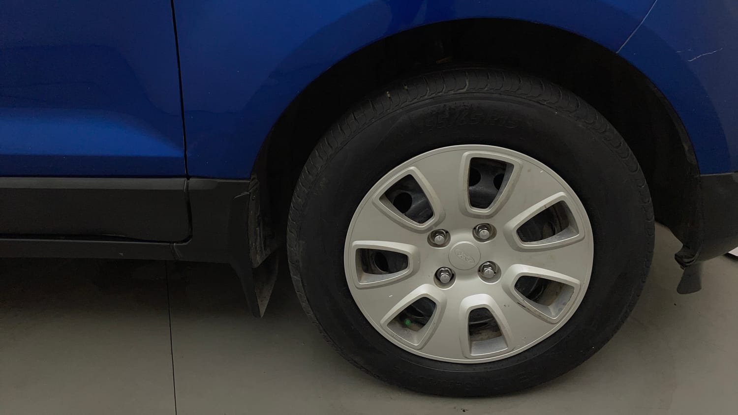 Used 2018 Ford EcoSport Ambiente 1.5L TDCi Diesel Manual tyres RIGHT FRONT TYRE RIM VIEW