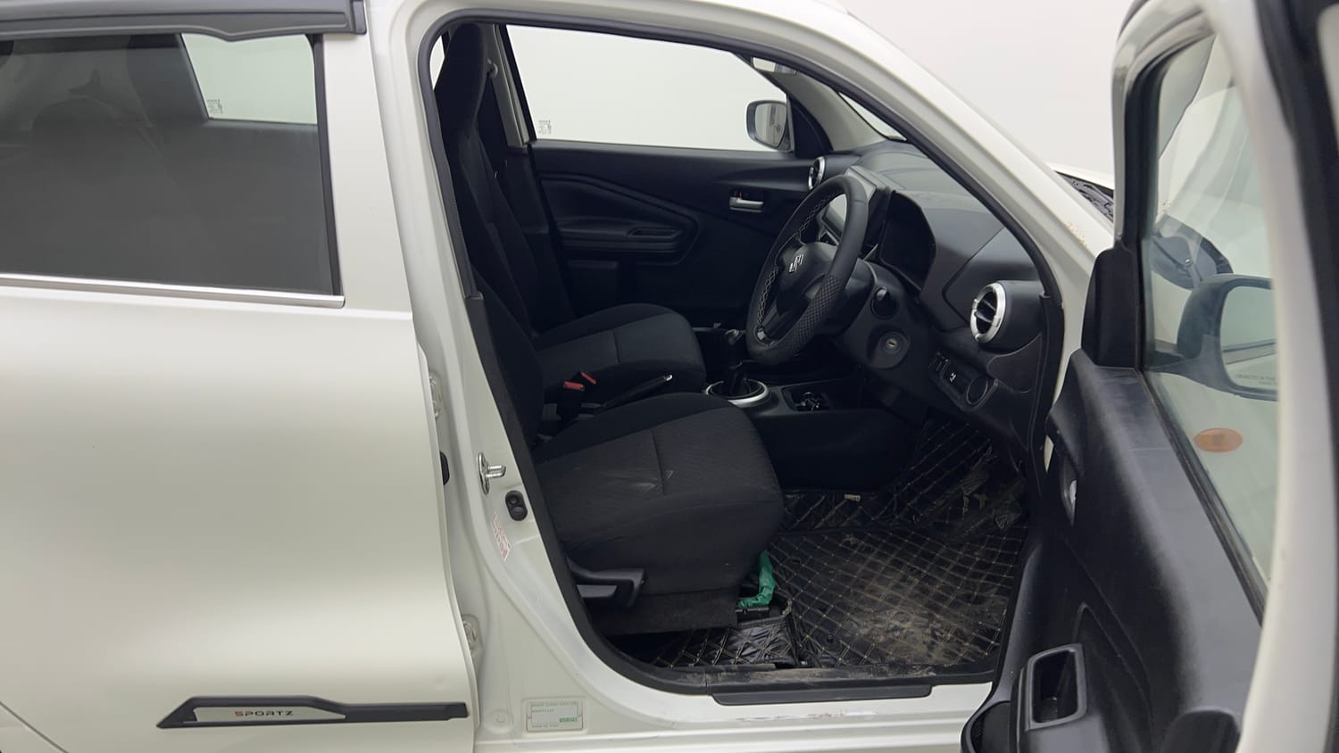 Used 2022 Maruti Suzuki Celerio VXi CNG Cng Manual interior RIGHT SIDE FRONT DOOR CABIN VIEW