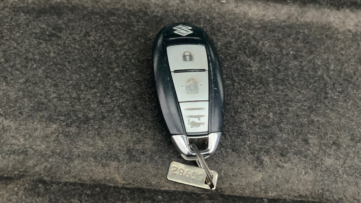 Used 2022 Maruti Suzuki Vitara Brezza [2020-2022] ZXI Plus Dual Tone Petrol Manual extra CAR KEY VIEW