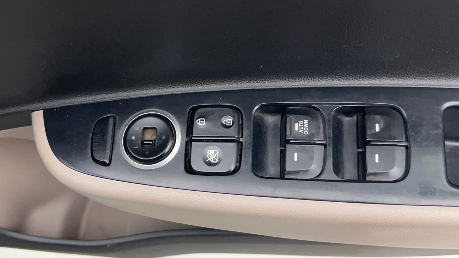 Used 2015 Hyundai Grand i10 Sportz 1.2 Kappa VTVT Petrol Manual top_features Adjustable ORVM