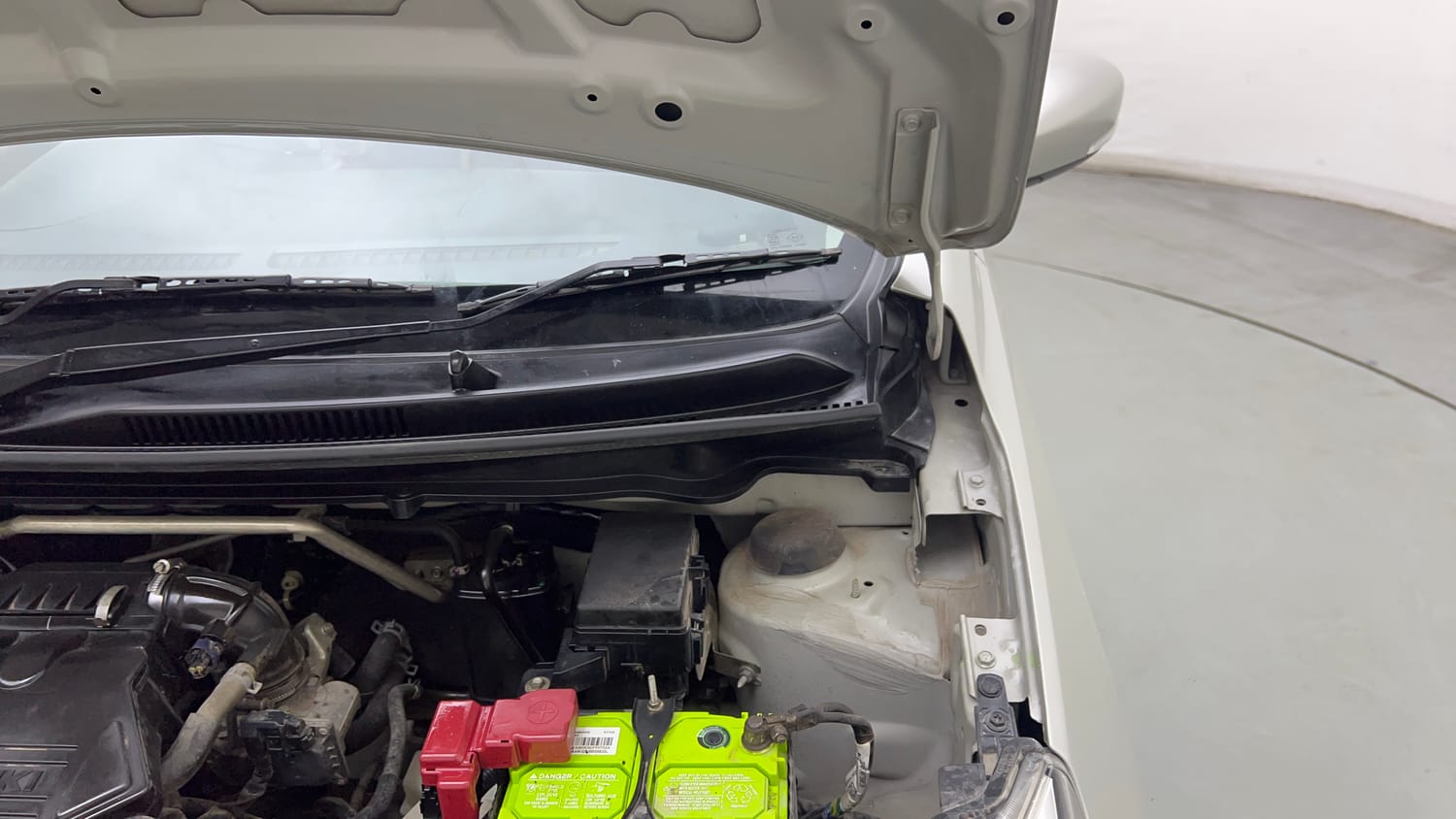 Used 2017 Maruti Suzuki Celerio ZXI (O) AMT Petrol Automatic engine ENGINE LEFT SIDE HINGE & APRON VIEW