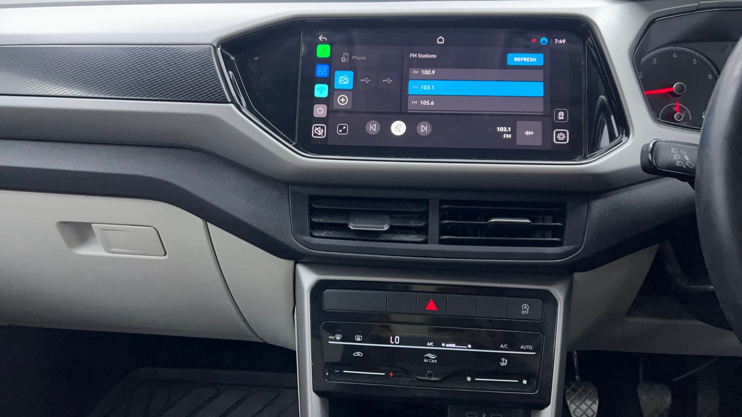 Used 2024 Volkswagen Taigun Highline 1.0 TSI MT Petrol Manual interior MUSIC SYSTEM & AC CONTROL VIEW