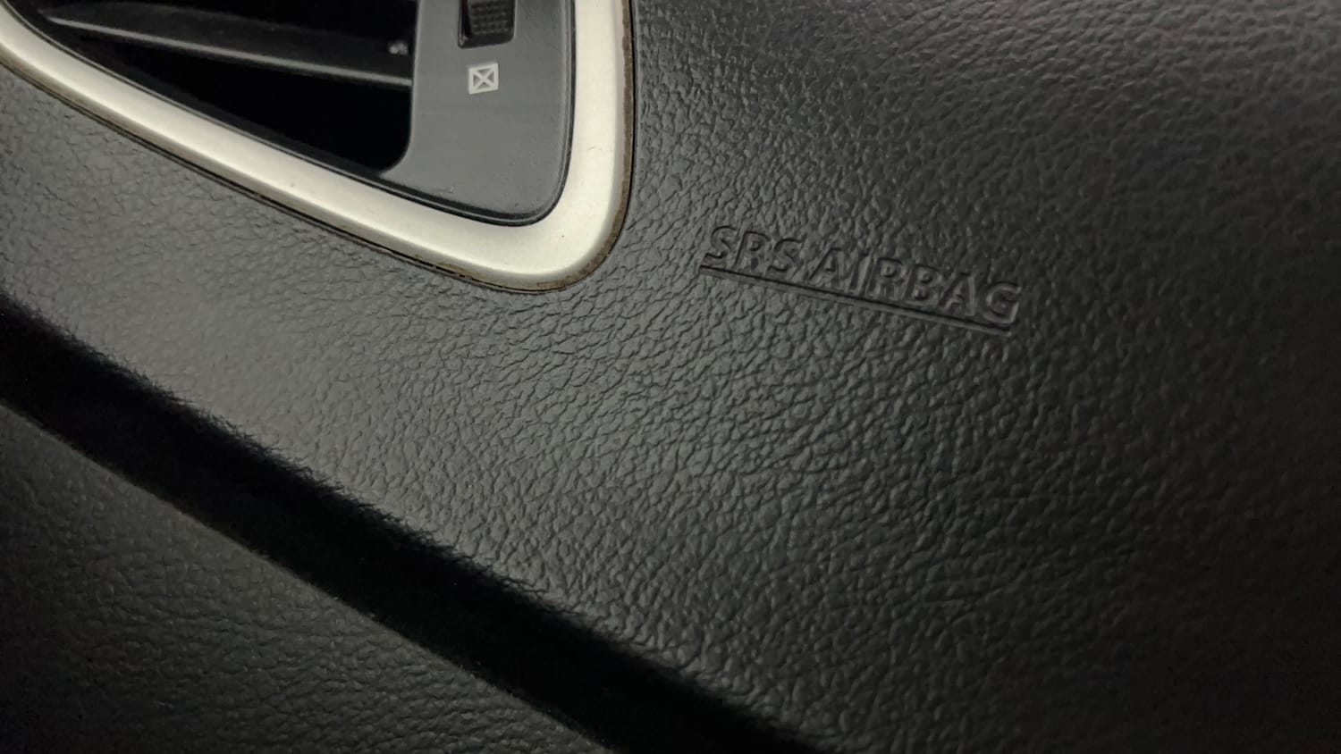 Used 2017 Maruti Suzuki Baleno Alpha 1.2 Petrol Manual top_features Airbags