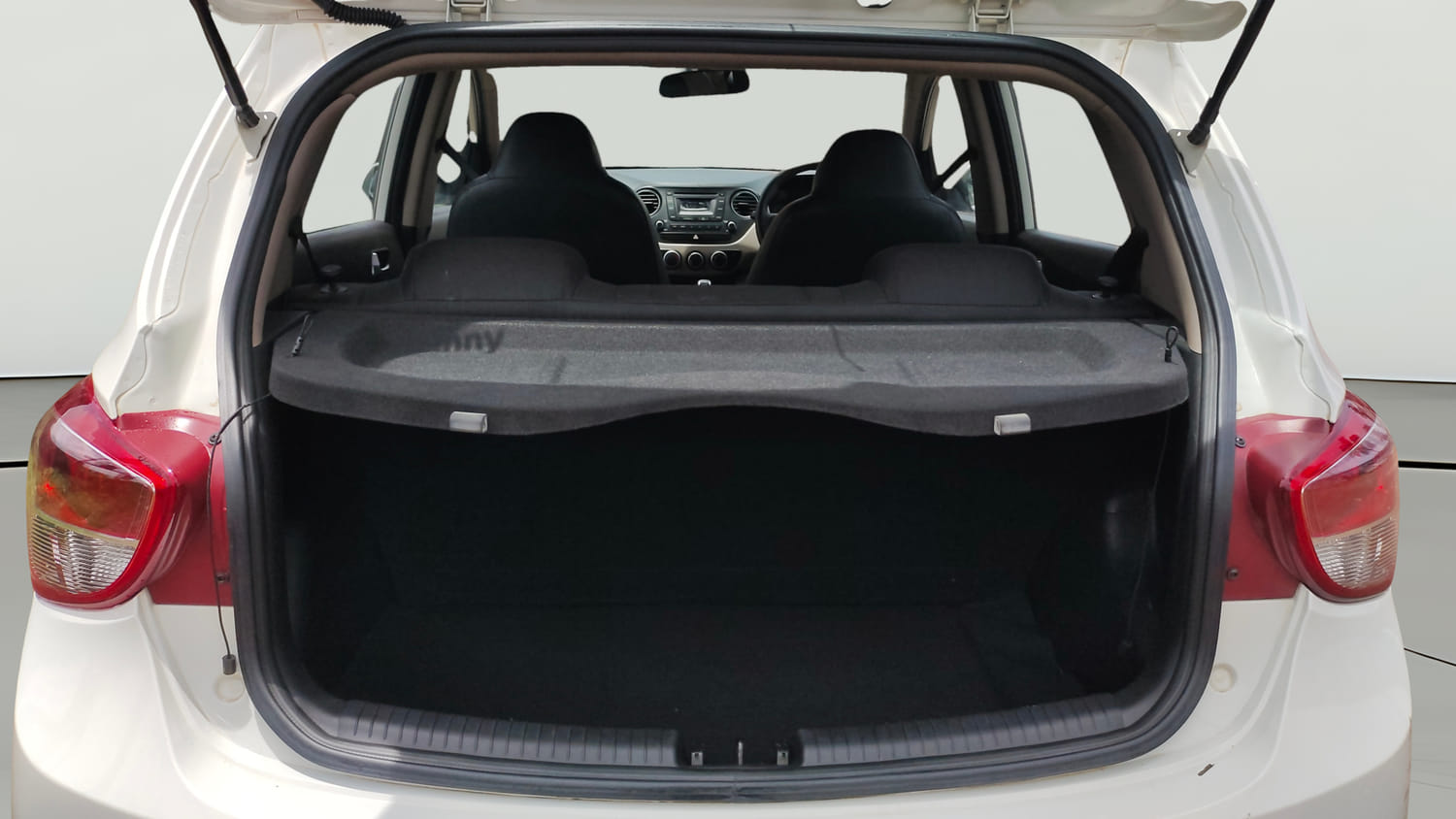 Used 2016 Hyundai Grand i10 Sportz 1.2 Kappa VTVT Petrol Manual interior DICKY INSIDE VIEW