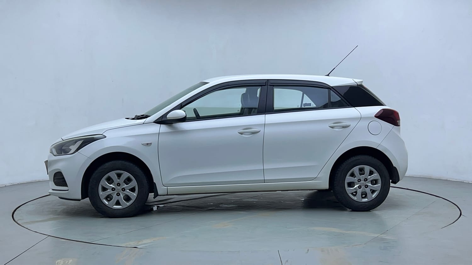 Used 2018 Hyundai Elite i20 Magna Executive 1.2 Petrol Manual exterior LEFT SIDE VIEW