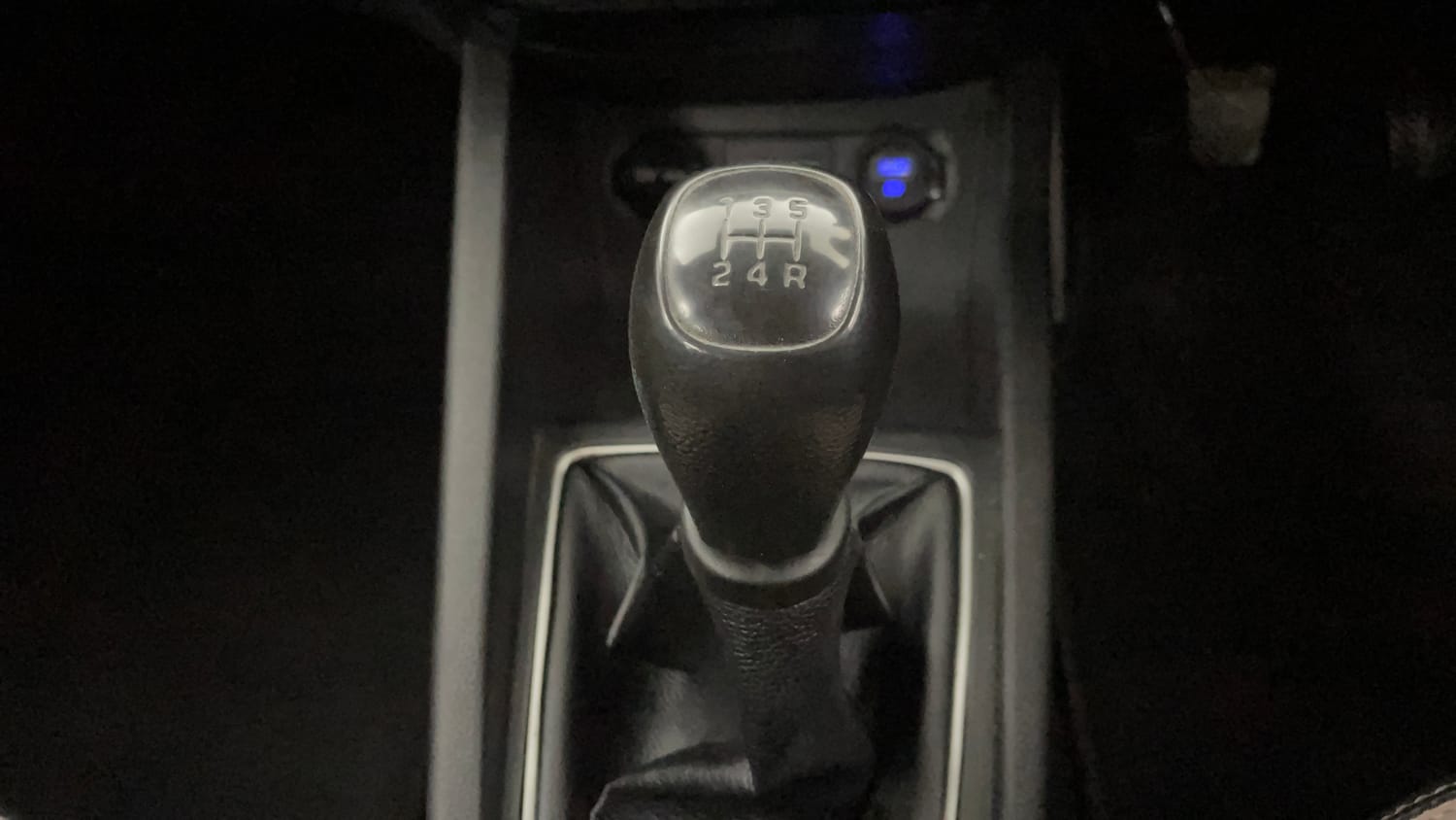 Used 2019 Hyundai Elite i20 Sportz Plus 1.2 Petrol Manual interior GEAR  KNOB VIEW
