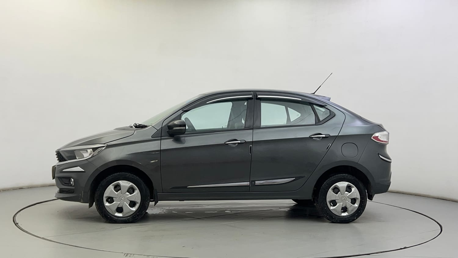 Used 2022 Tata Tigor XZ CNG Cng Manual exterior LEFT SIDE VIEW