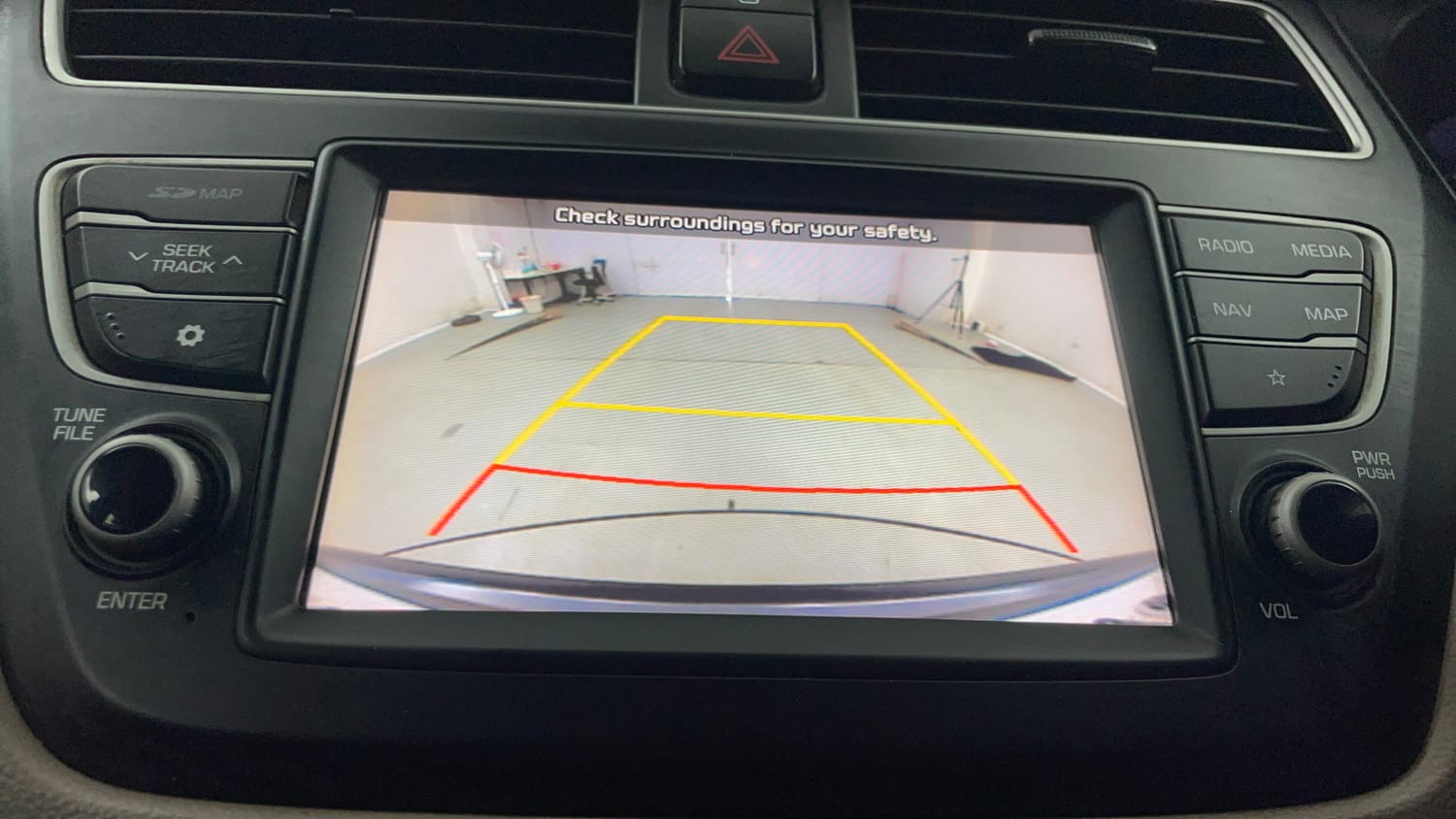 Used 2019 Hyundai Elite i20 Sportz Plus 1.2 Petrol Manual top_features Rear camera