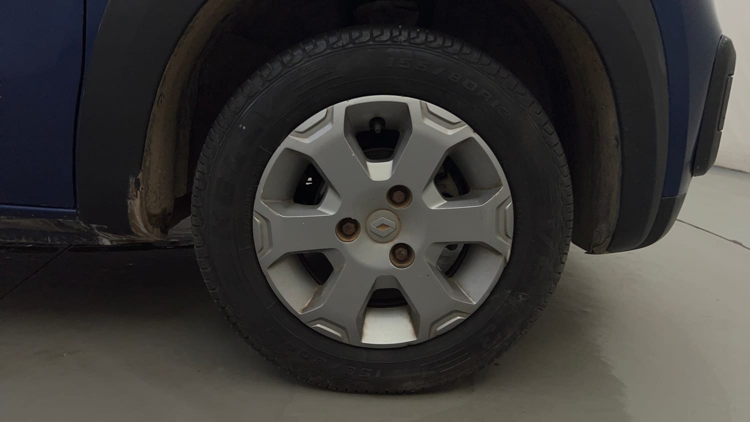 Used 2017 Renault Kwid CLIMBER 1.0 AMT Petrol Automatic tyres RIGHT FRONT TYRE RIM VIEW