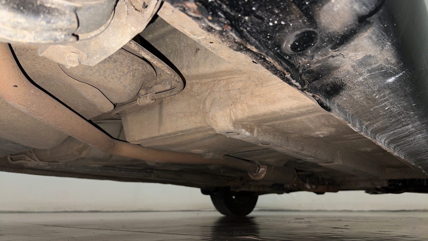 Used 2013 Hyundai i10 Sportz 1.2 Kappa2 Petrol Manual extra REAR RIGHT UNDERBODY VIEW