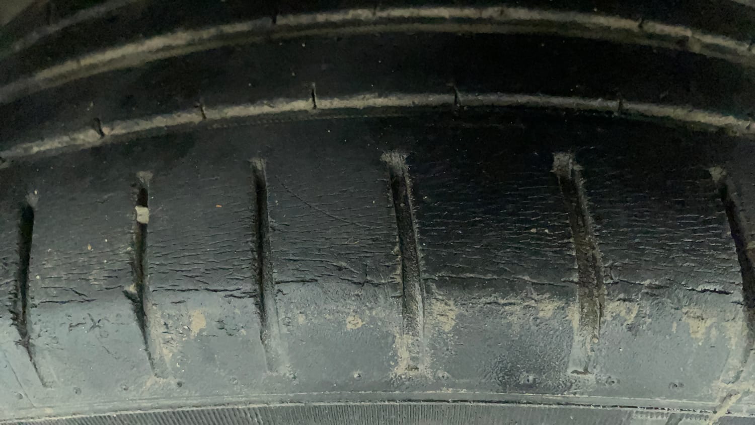 Used 2020 Maruti Suzuki Baleno Zeta Petrol Manual tyres LEFT FRONT TYRE TREAD VIEW