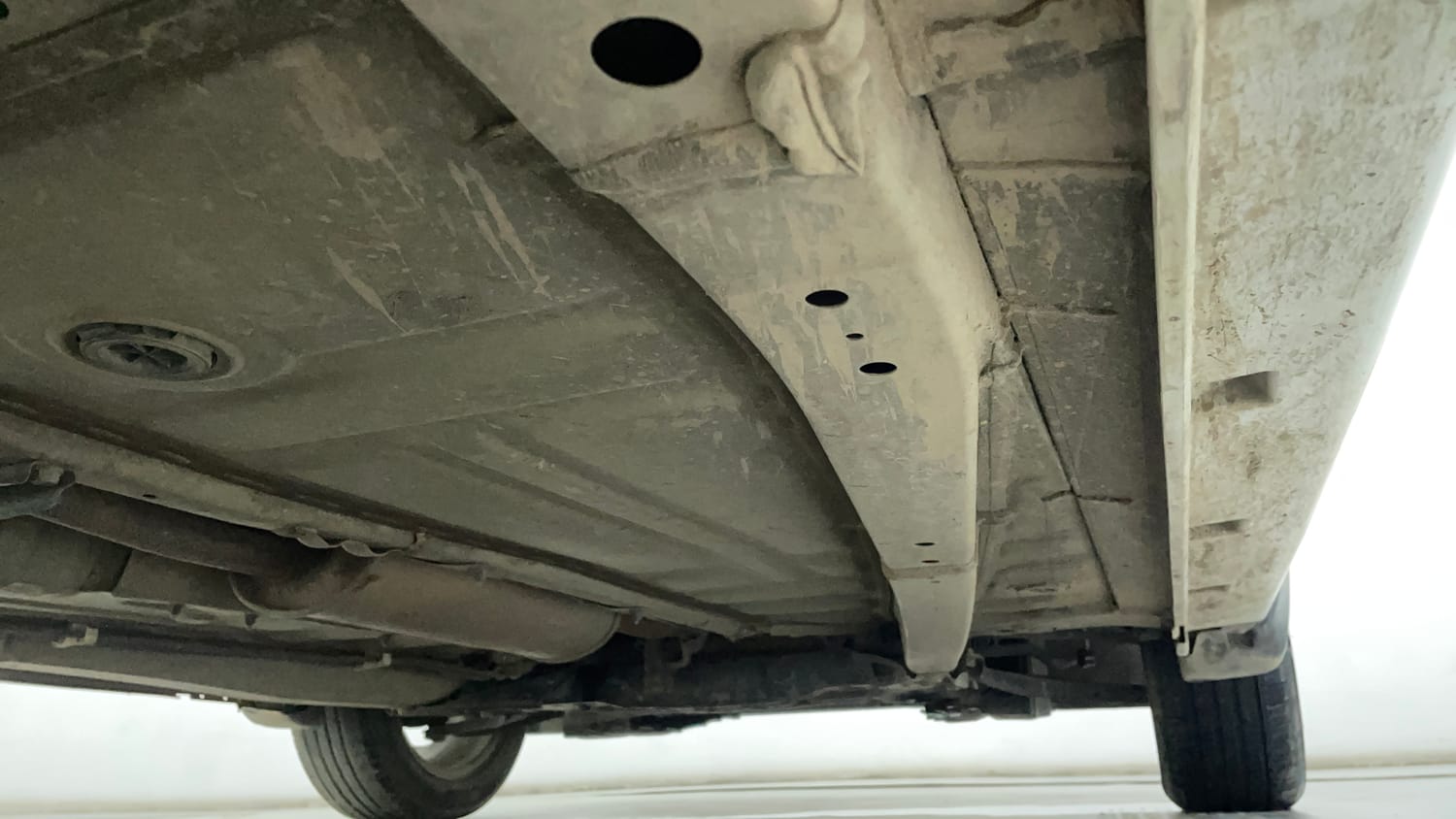 Used 2020 Maruti Suzuki Baleno Zeta Petrol Manual extra REAR RIGHT UNDERBODY VIEW