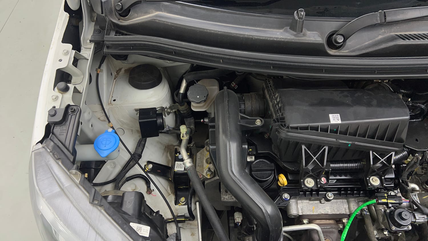 Used 2024 Maruti Suzuki Wagon R VXI 1.0 Petrol Manual engine ENGINE RIGHT SIDE VIEW