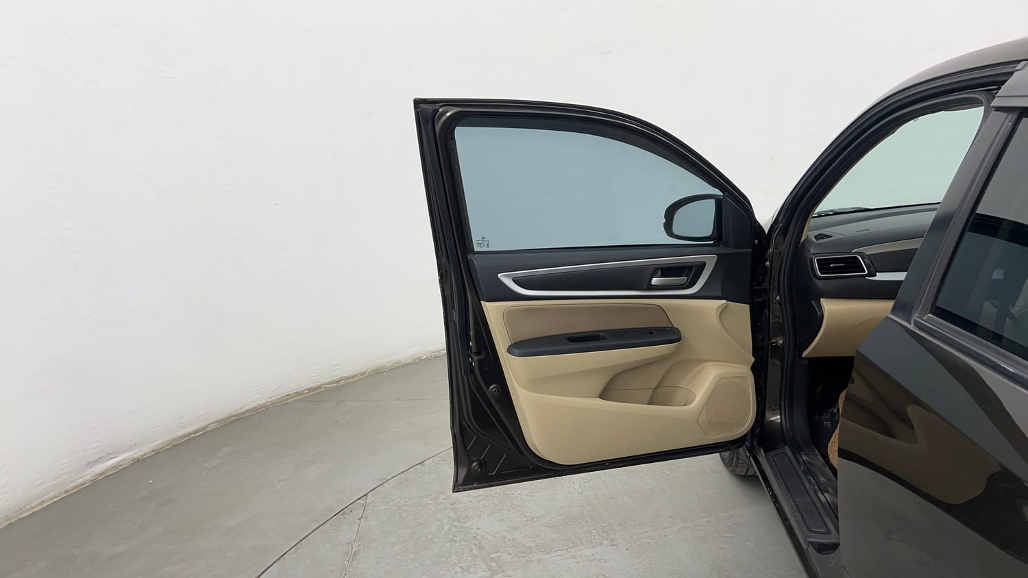 Used 2024 Honda Amaze 1.2 VX i-VTEC CNG (Outside Fitted) Cng Manual interior LEFT FRONT DOOR OPEN VIEW