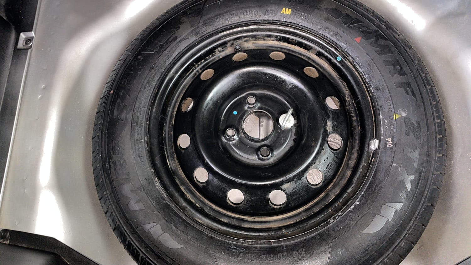 Used 2014 Maruti Suzuki Swift VXi Petrol Manual tyres SPARE TYRE VIEW