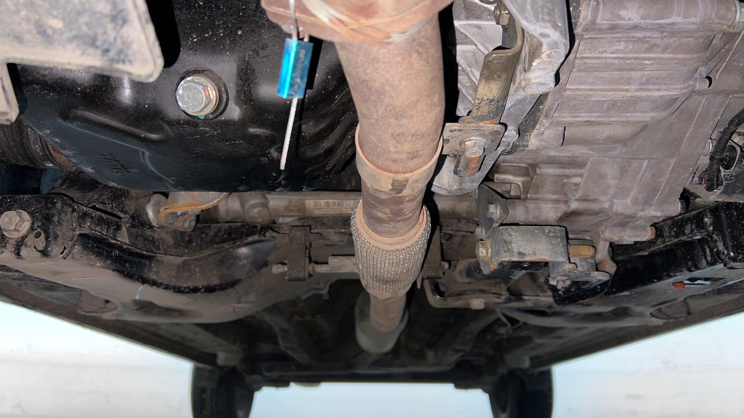 Used 2020 Tata Nexon XZA Plus (O) Dual Tone Petrol Automatic extra FRONT LEFT UNDERBODY VIEW