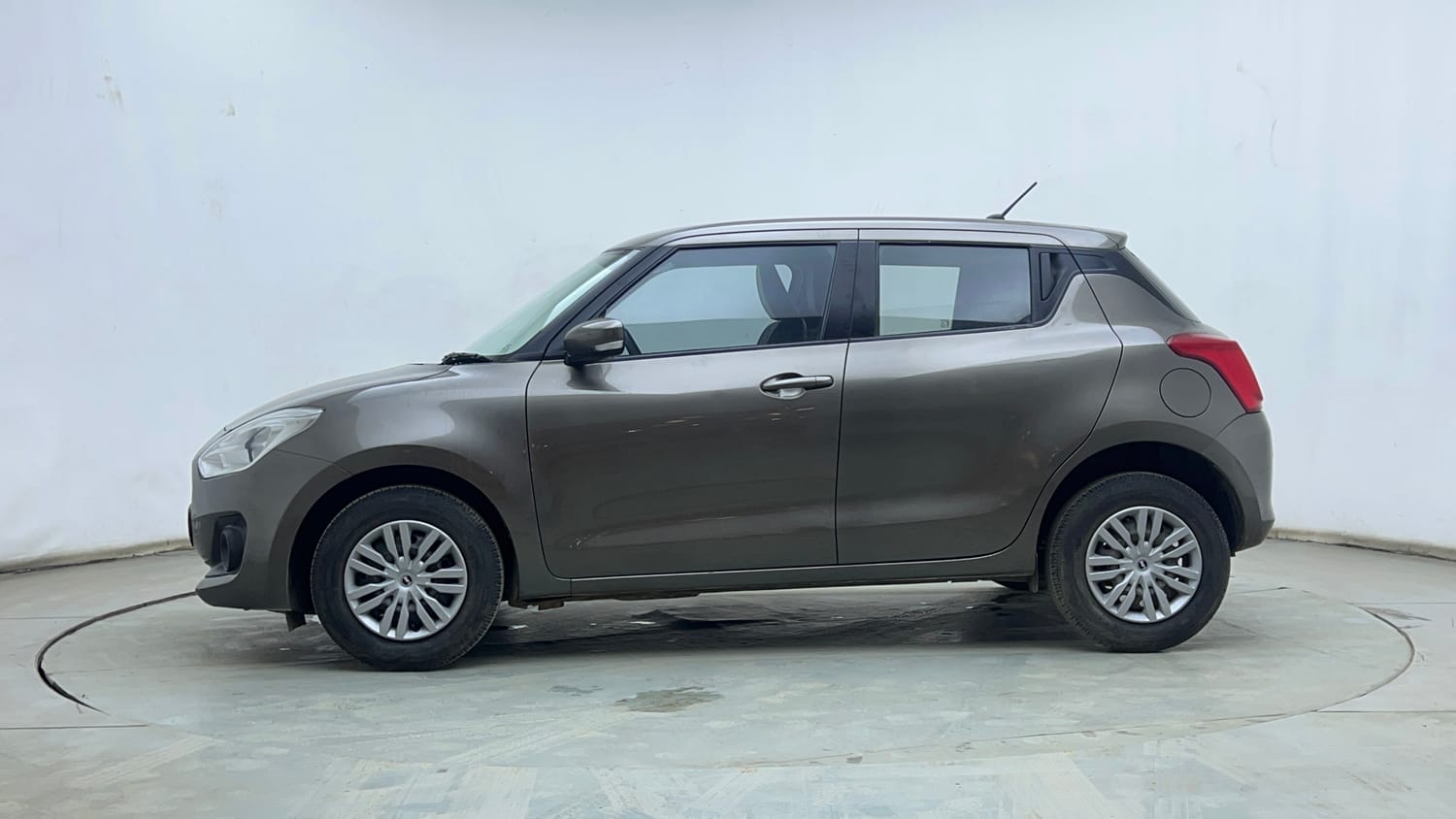 Used 2024 Maruti Suzuki Swift VXi Petrol Manual exterior LEFT SIDE VIEW