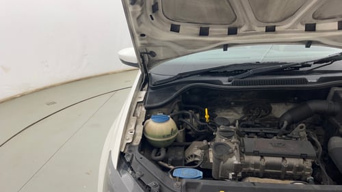 Used 2016 Volkswagen Polo Comfortline 1.2L (P) Petrol Manual engine ENGINE RIGHT SIDE HINGE & APRON VIEW