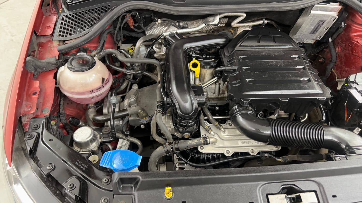 Used 2020 Volkswagen Vento Highline Plus 1.0L TSI Petrol Manual engine ENGINE RIGHT SIDE VIEW
