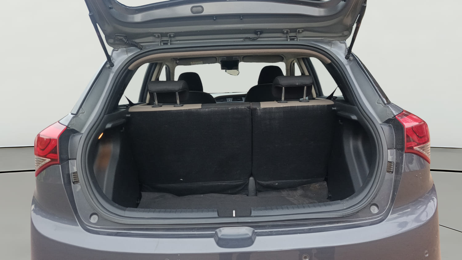 Used 2018 Hyundai Elite i20 Asta 1.2 Petrol Manual interior DICKY INSIDE VIEW