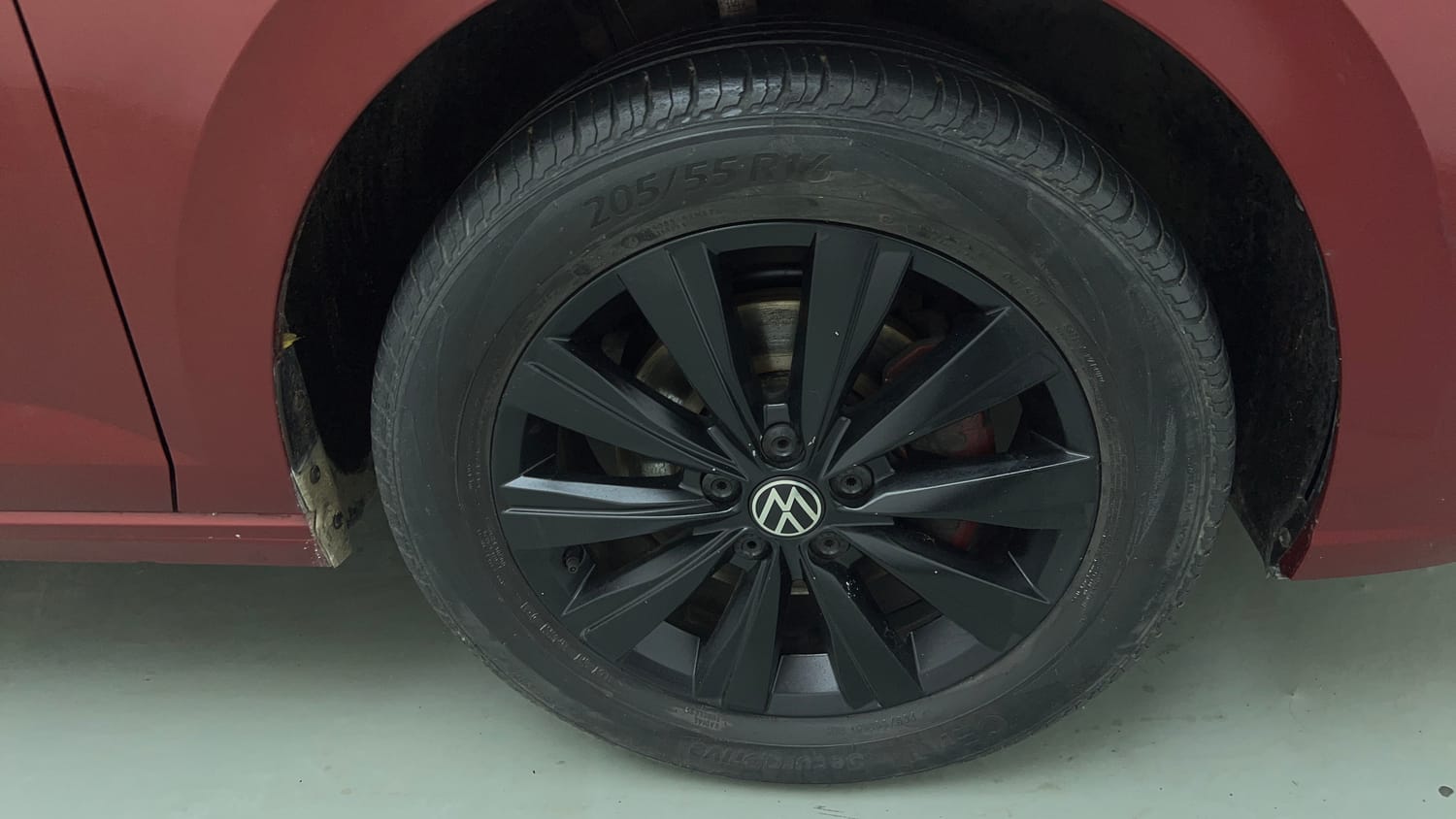 Used 2023 Volkswagen Virtus Highline 1.0 TSI MT Petrol Manual tyres RIGHT FRONT TYRE RIM VIEW