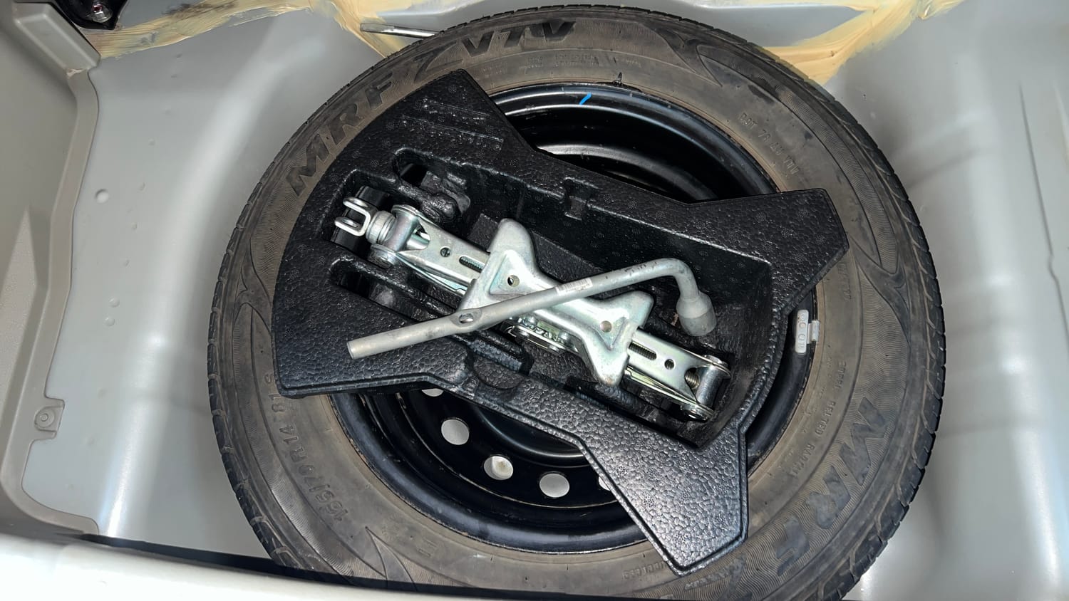 Used 2017 Maruti Suzuki Celerio ZXI (O) AMT Petrol Automatic tyres SPARE TYRE VIEW