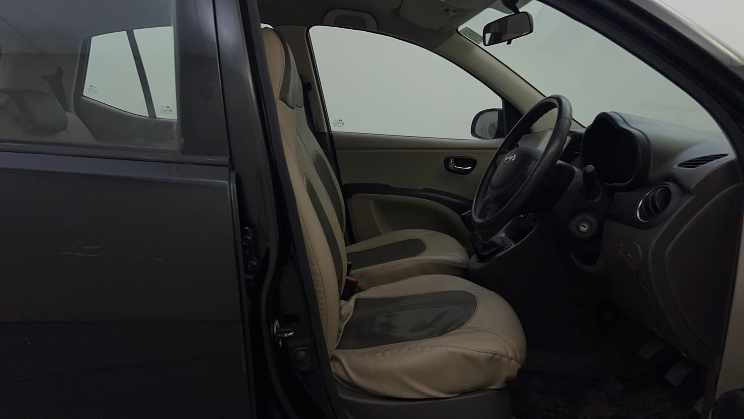 Used 2013 Hyundai i10 Sportz 1.2 Kappa2 Petrol Manual interior RIGHT SIDE FRONT DOOR CABIN VIEW
